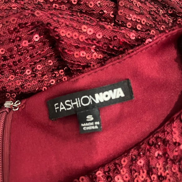 Elegant Red Sequin Dress - Picture 3 of 3